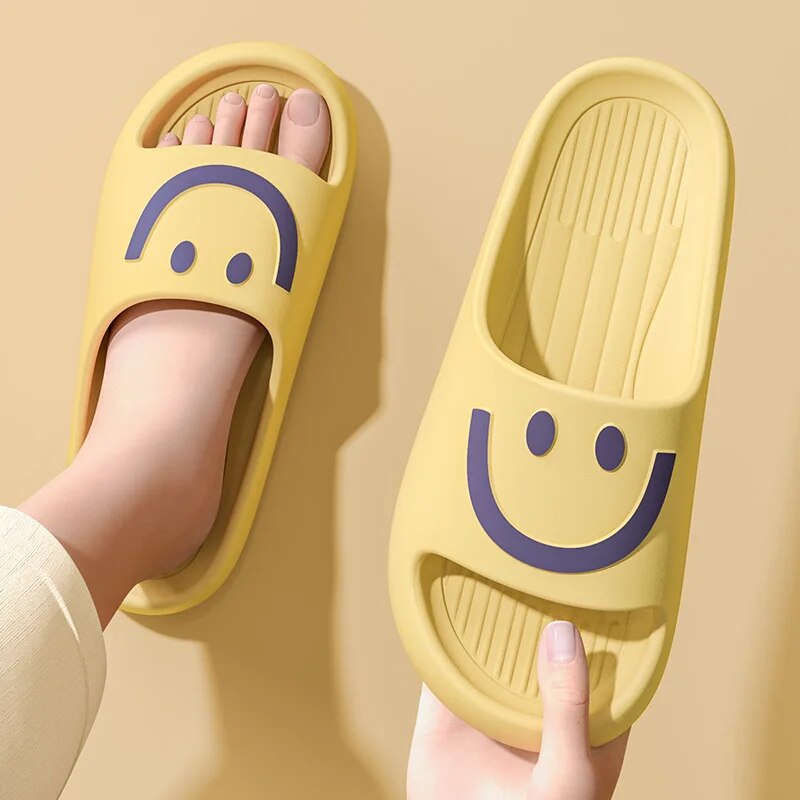 Mule Slip On - Pantuflas con diseño de cara sonriente