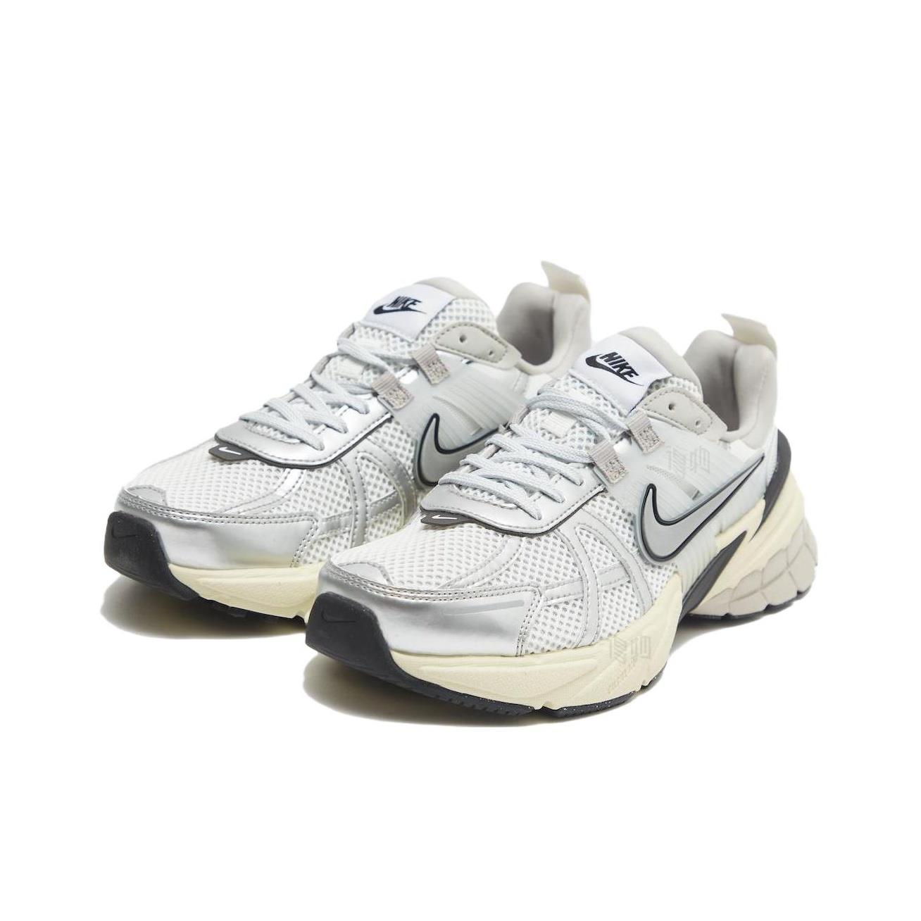 Women Shoes Running Nike - Nike V2K Run, colores brillantes y